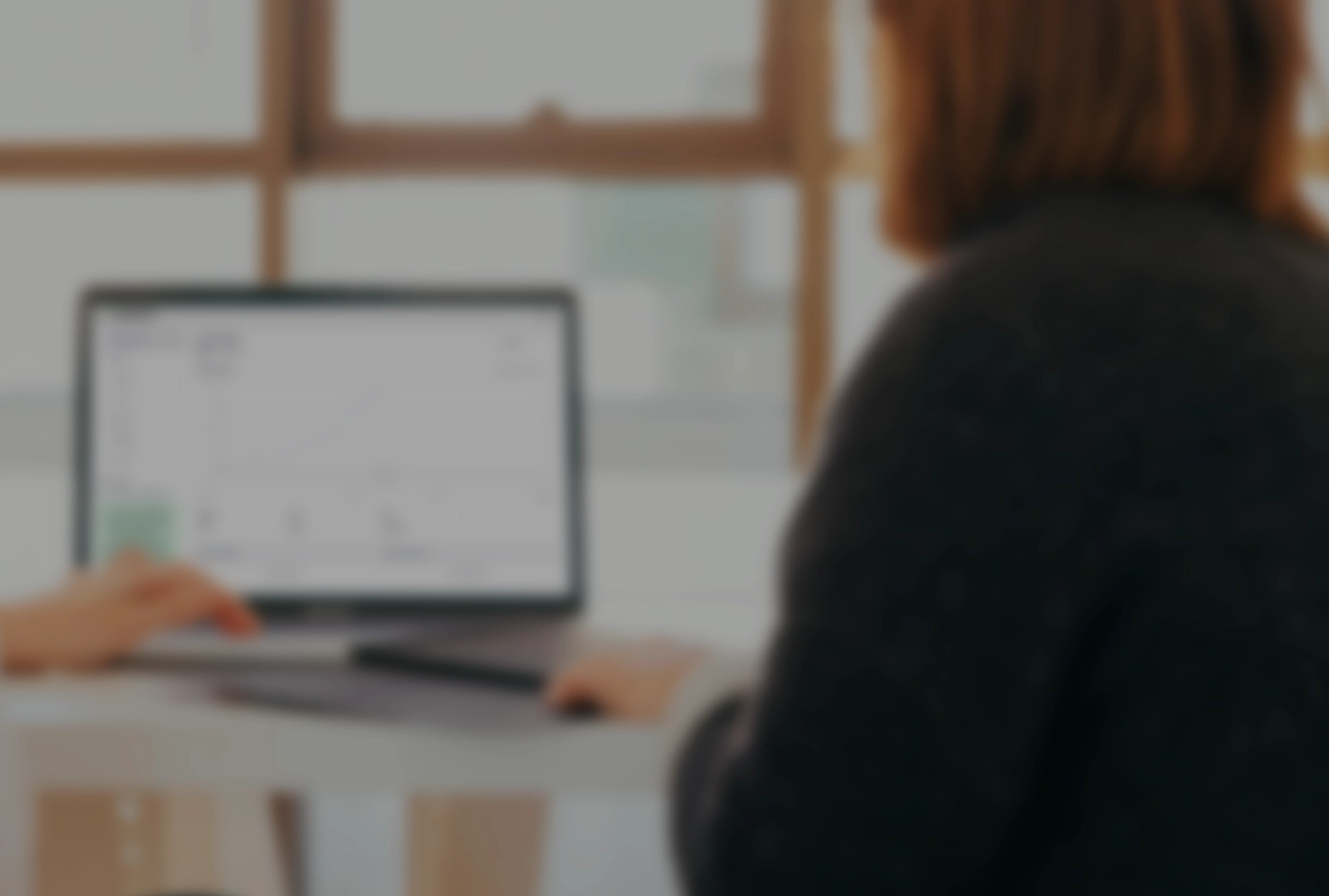 perfecTails affiliate program:a woman is watching the computer